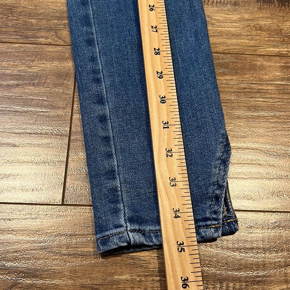 Levi’s 721 high rise skinny ankle button front jeans - Picture 8 of 16